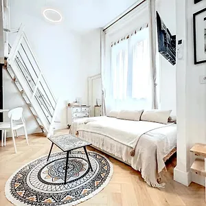 Mini Duplex 50m Du Vieux Port , Cannes France